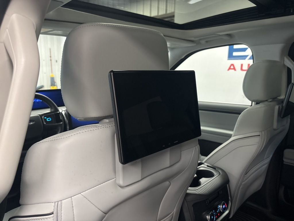 New 2026 Ford Expedition Platinum AWD/4WD image 32