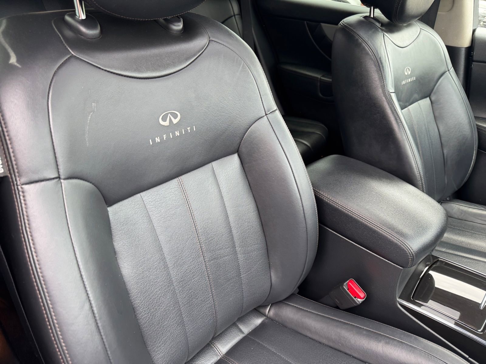 Used 2014 INFINITI QX70 AWD w/ Premium Package image 11