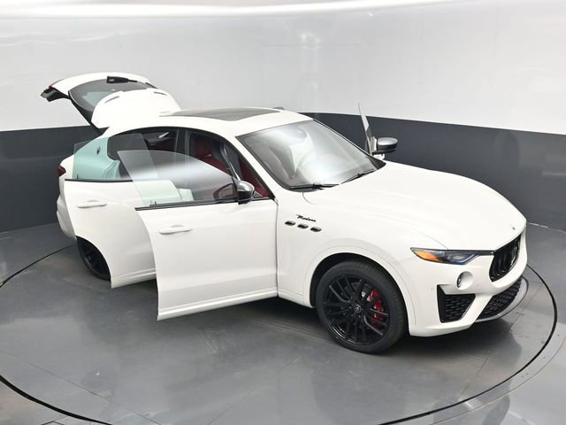 Used 2022 Maserati Levante Modena image 19