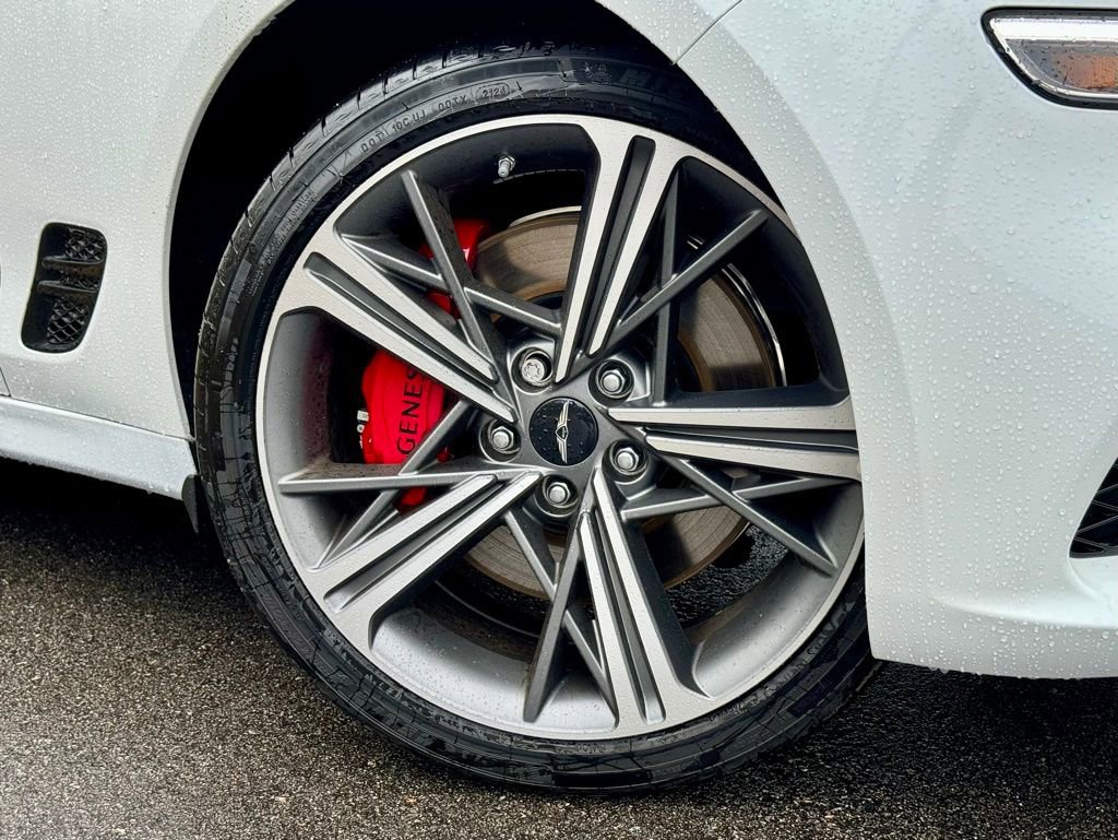 Used 2025 Genesis G70 2.5T w/ Sport Prestige Package image 6