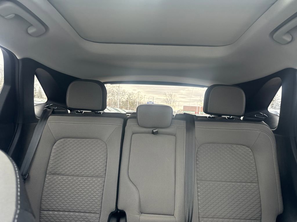 Used 2022 Ford Escape SE w/ SE Sport Appearance Package image 40