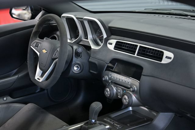 Used 2015 Chevrolet Camaro Z/28 RWD image 40
