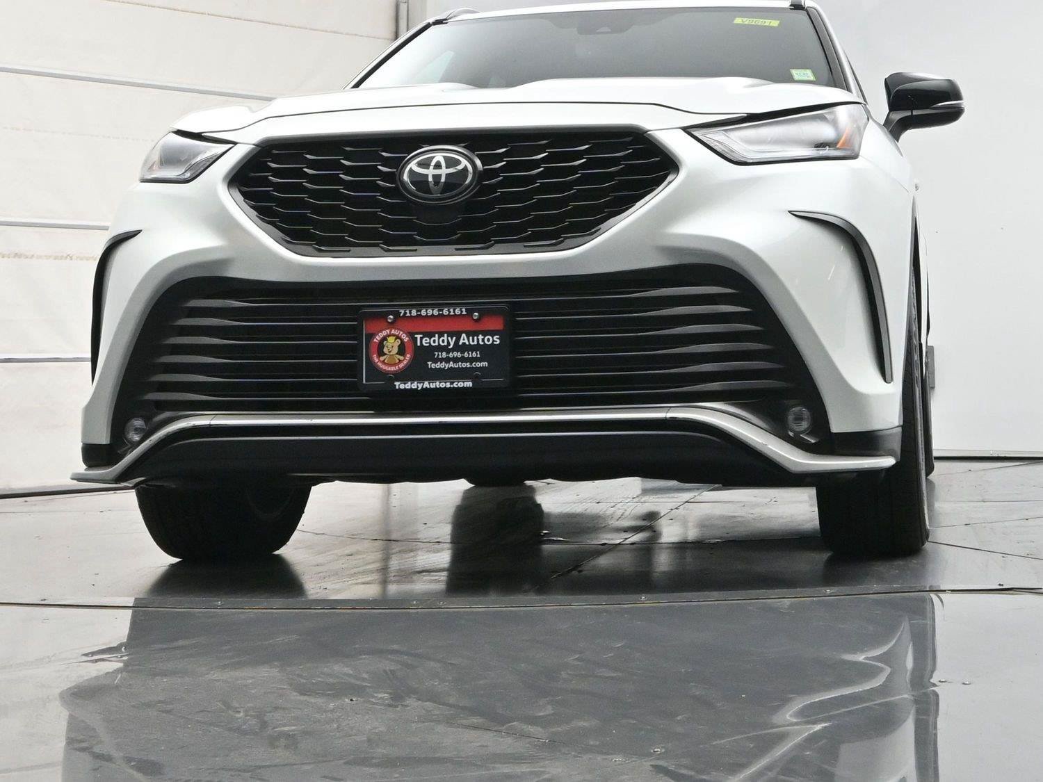 Used 2023 Toyota Highlander XSE AWD/4WD image 33