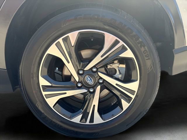 Used 2025 Subaru Crosstrek 2.0i Premium image 9