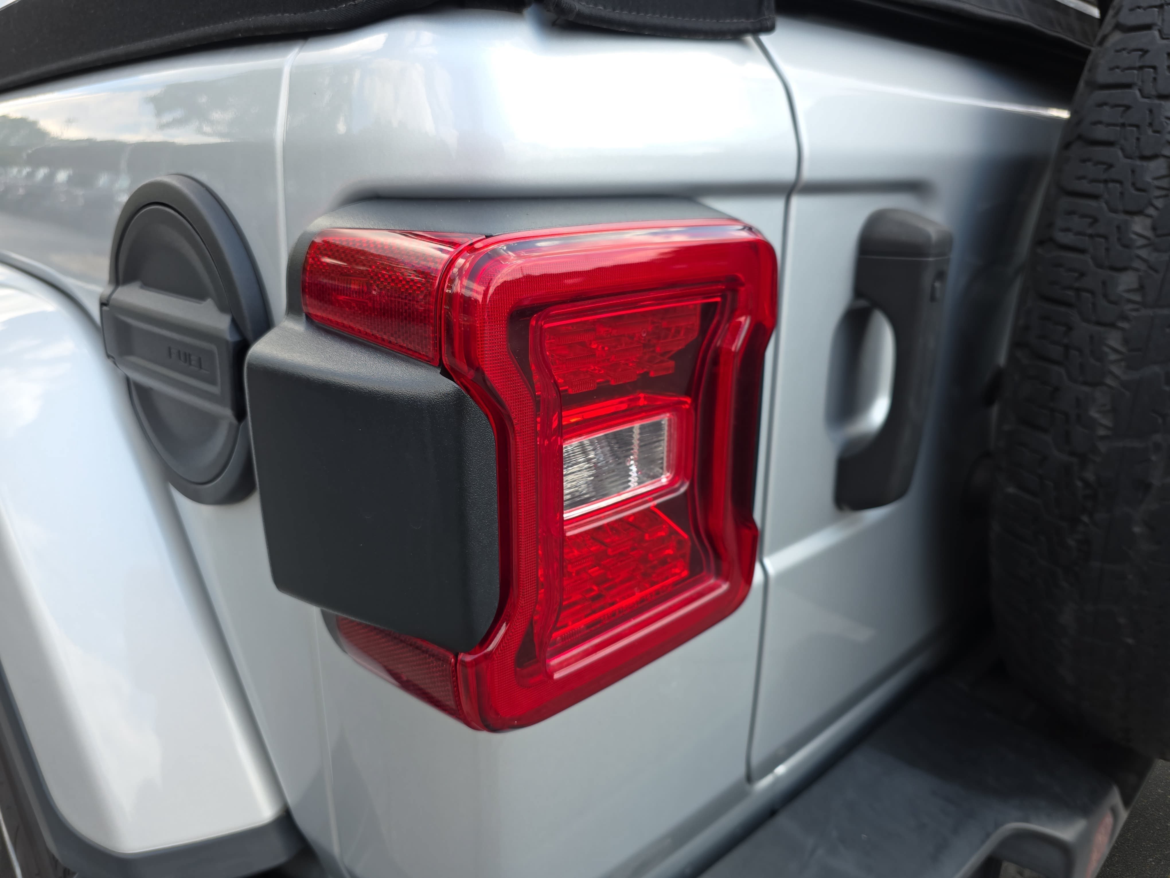 Used 2022 Jeep Wrangler Unlimited Sahara w/ LED Lighting Group AWD/4WD image 30