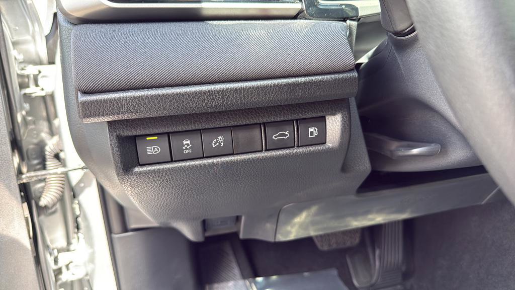 Used 2025 Toyota Camry LE AWD/4WD image 19