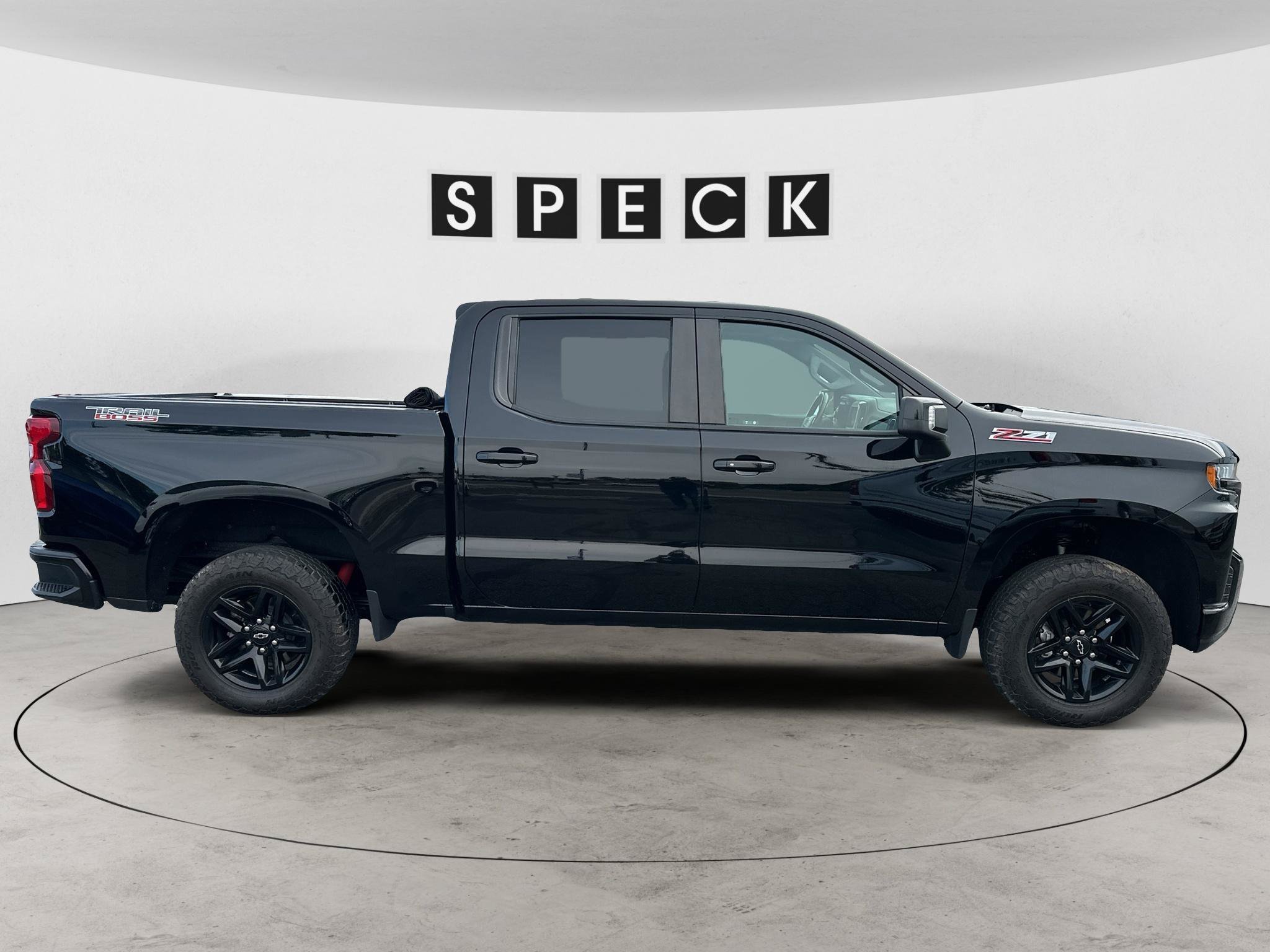 Used 2020 Chevrolet Silverado 1500 LT Trail Boss w/ Midnight Edition AWD/4WD image 6