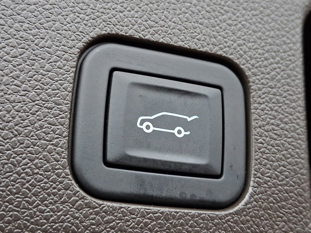 Used 2026 GMC Terrain Denali w/ LPO, Floor Liner Package image 31