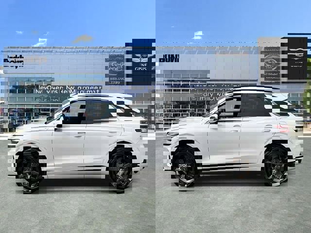 Used 2025 Genesis GV70 3.5T Sport w/ Sport Advanced Package image 8