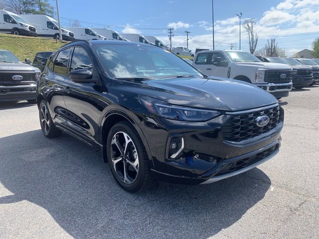 Certified 2023 Ford Escape ST-Line Elite w/ Premium Technology Package AWD/4WD image 2