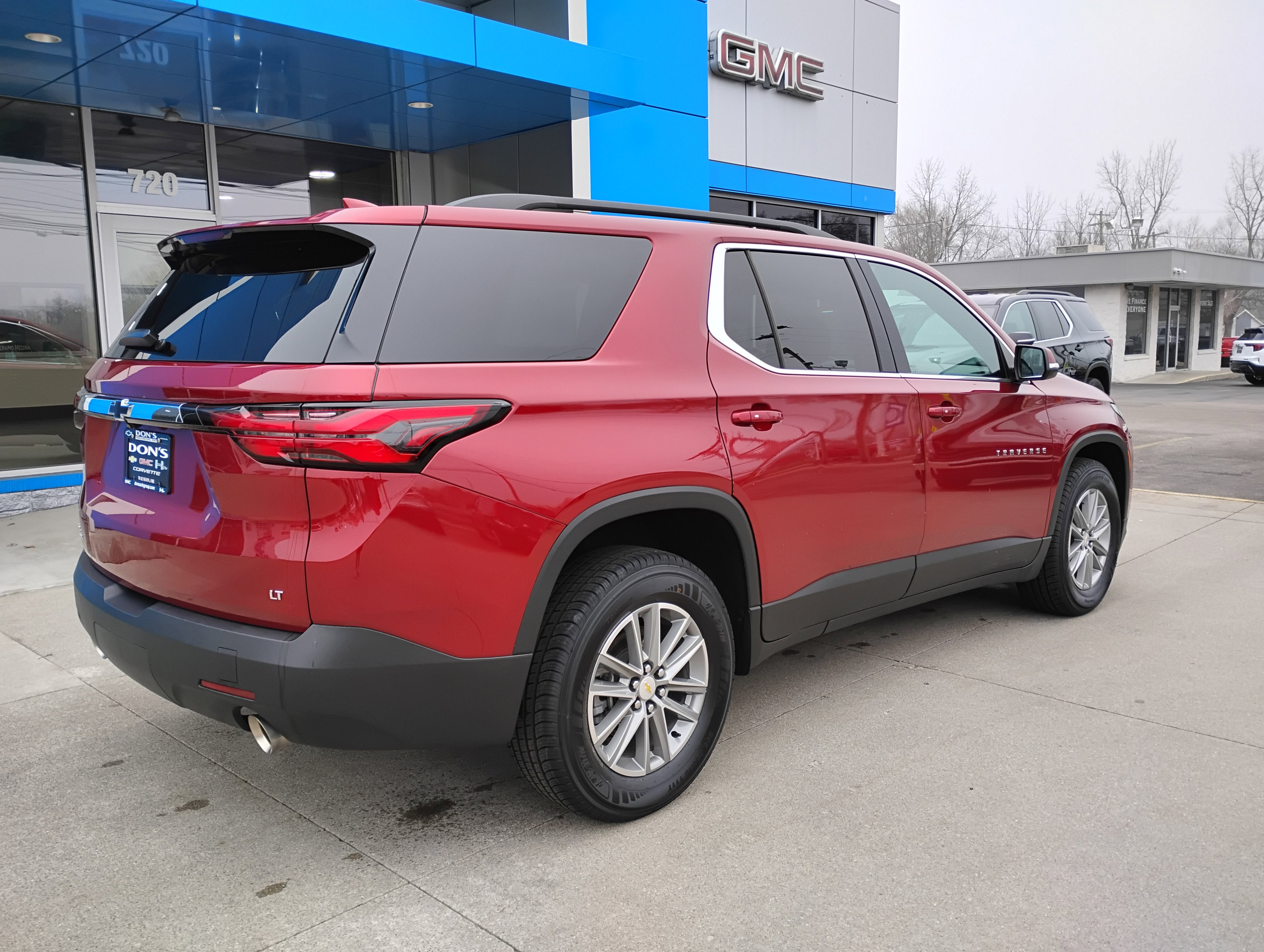 Used 2023 Chevrolet Traverse LT w/ LPO, Floor Liner Package image 36
