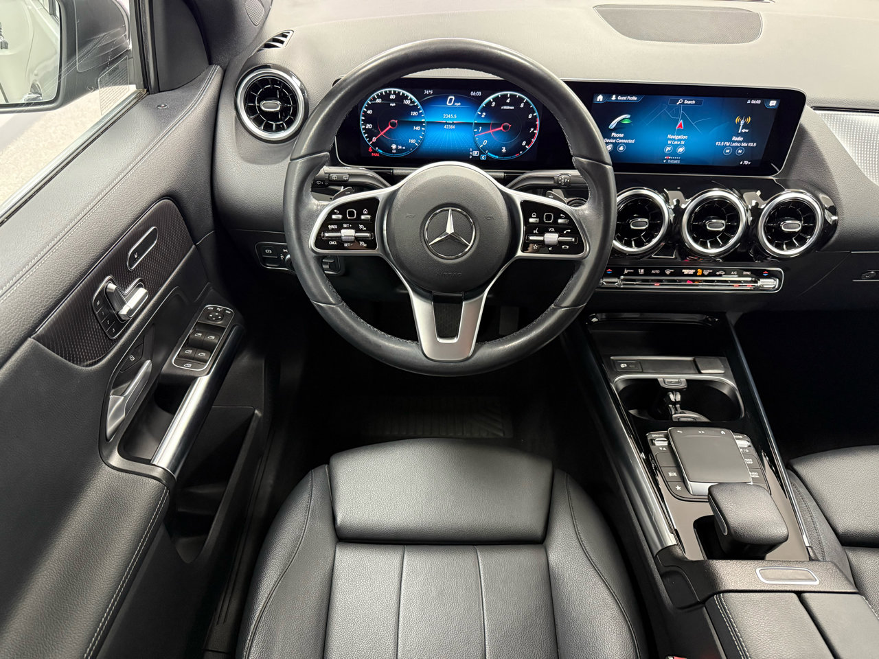 Used 2021 Mercedes-Benz GLA 250 4MATIC w/ Premium Package image 28