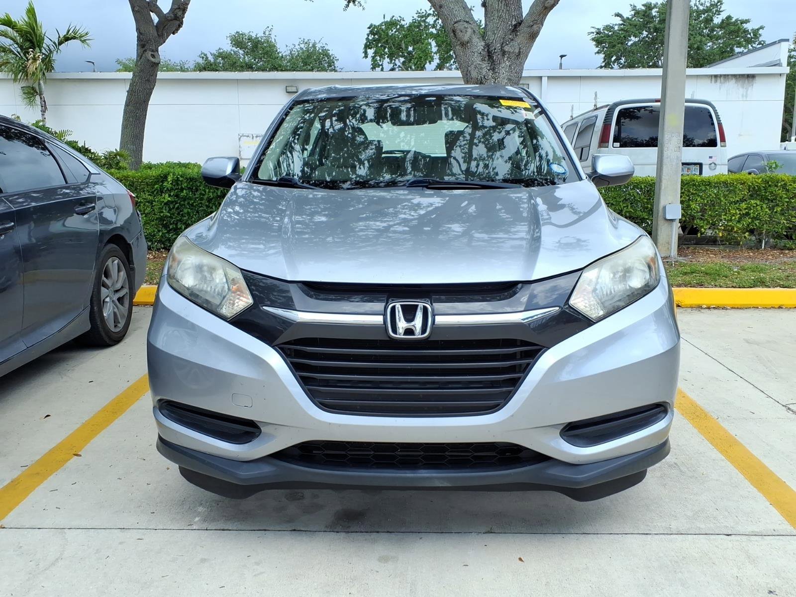 Used 2018 Honda HR-V LX image 2