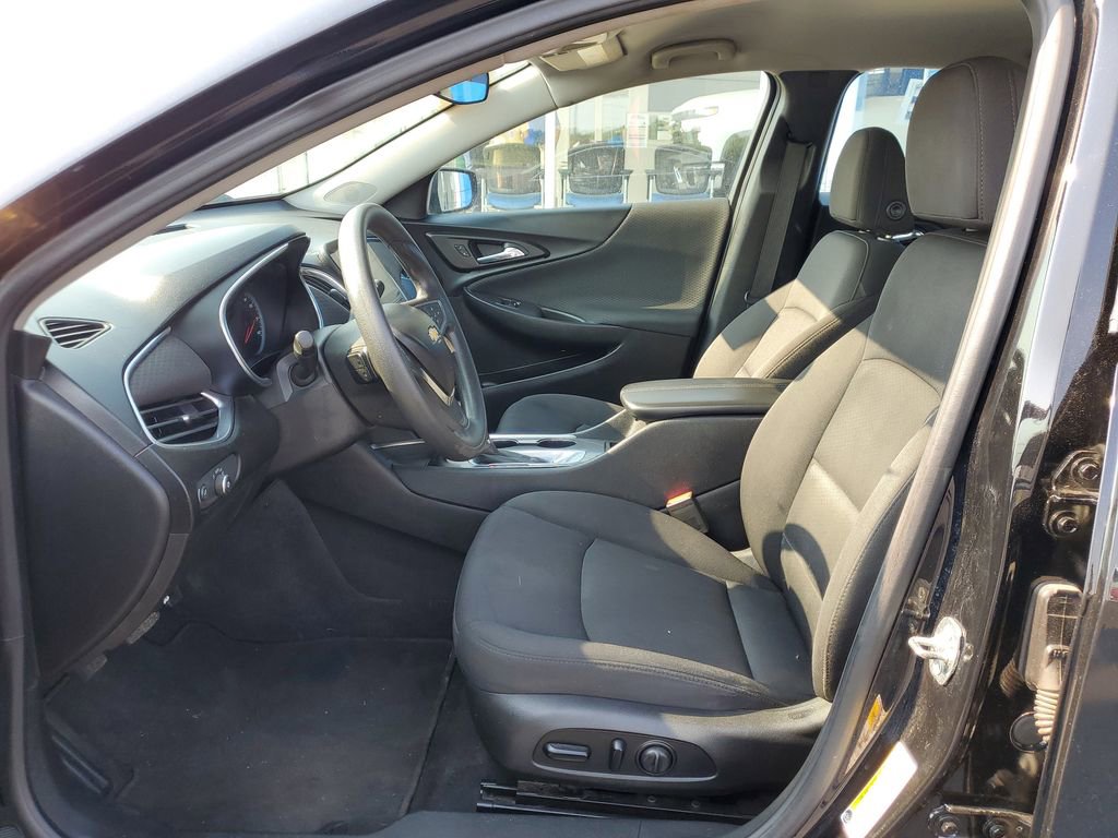 Used 2019 Chevrolet Malibu LT image 9