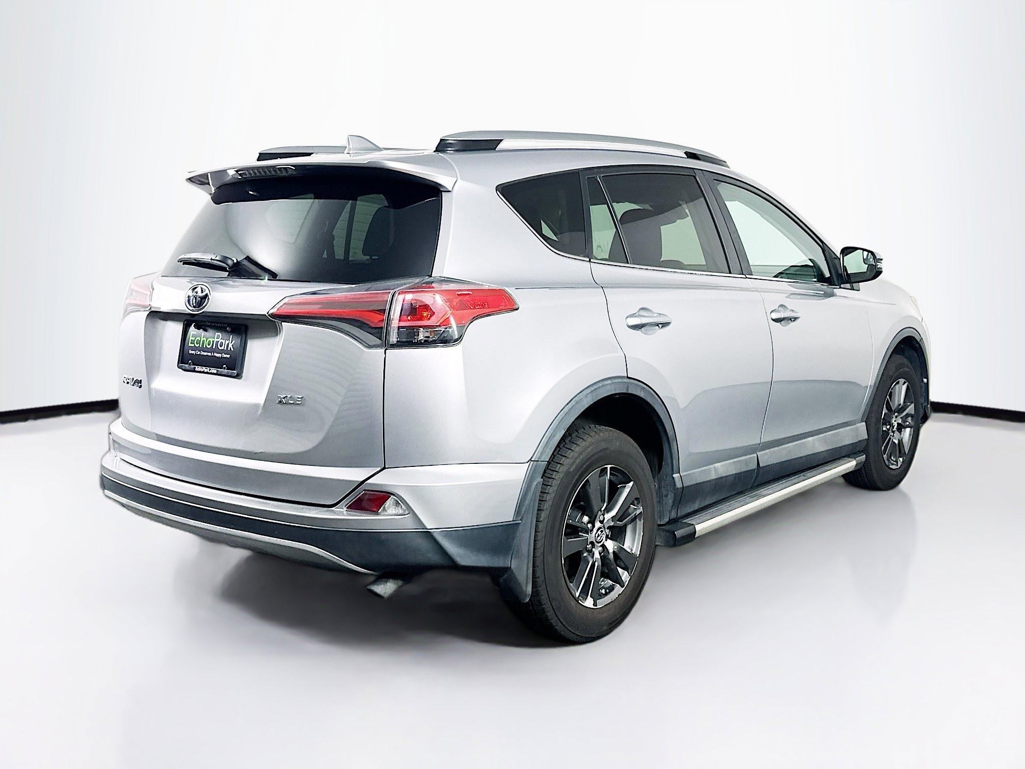 Used 2017 Toyota RAV4 XLE FWD image 9
