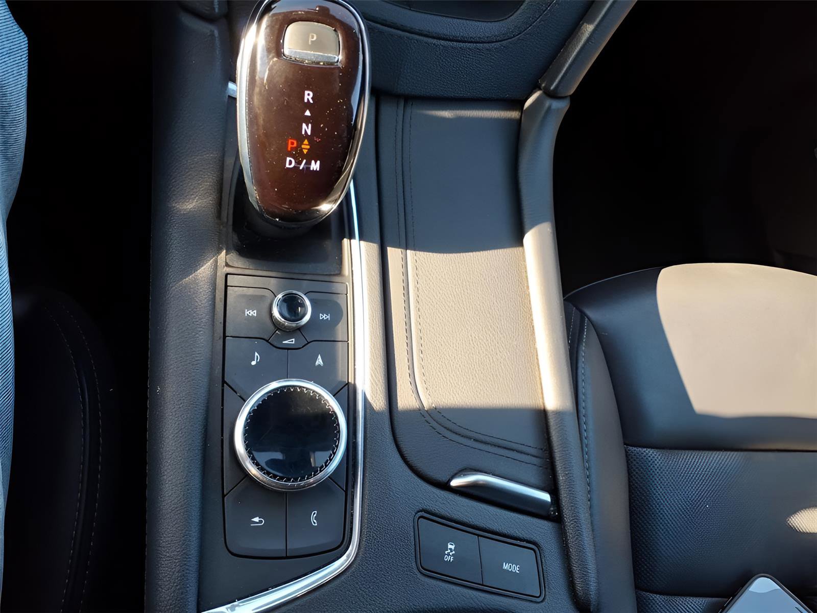 Used 2023 Cadillac XT6 Premium Luxury image 24