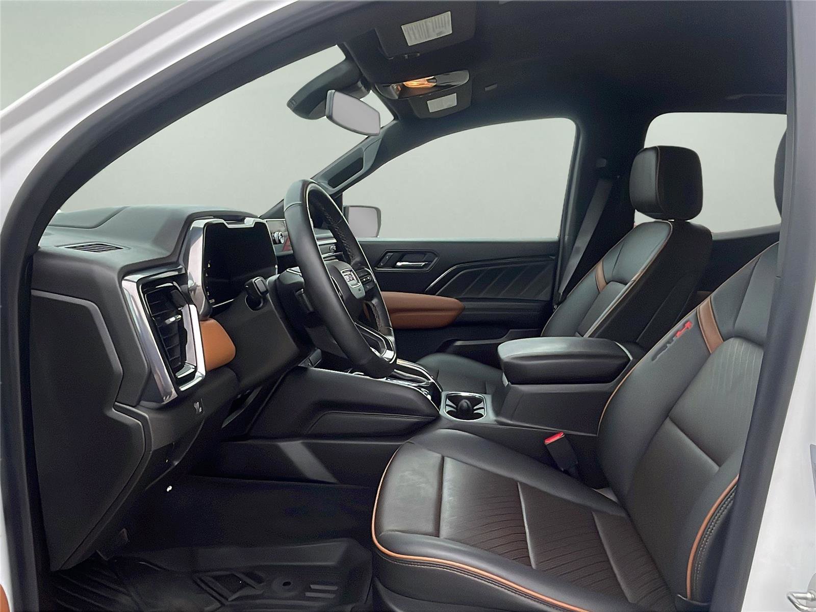 Used 2023 GMC Canyon AT4 w/ AT4 Premium Package image 21