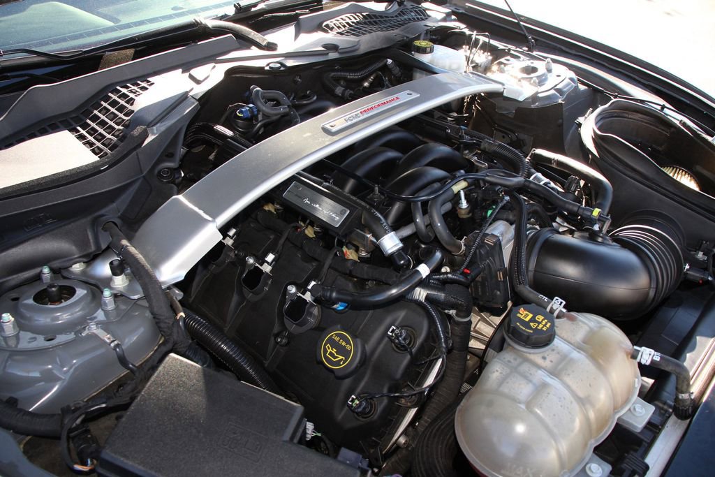 Used 2018 Ford Mustang Shelby GT350 w/ Electronics Package image 28