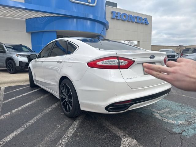 Used 2013 Ford Fusion SE image 2