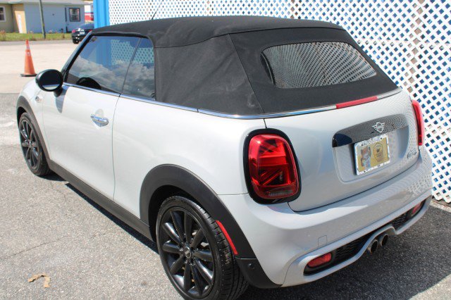 Used 2019 MINI Cooper S w/ Premium Package image 13