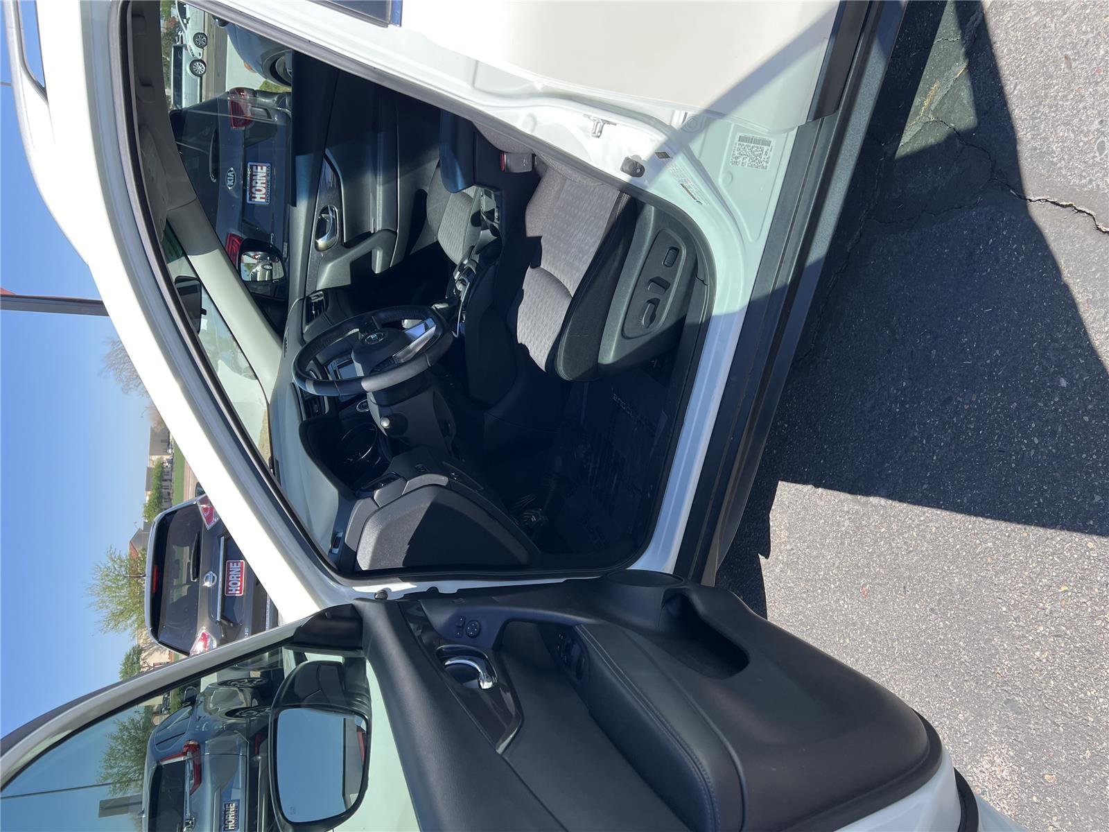 Used 2018 Nissan Rogue SV w/ Premium Package AWD/4WD image 9