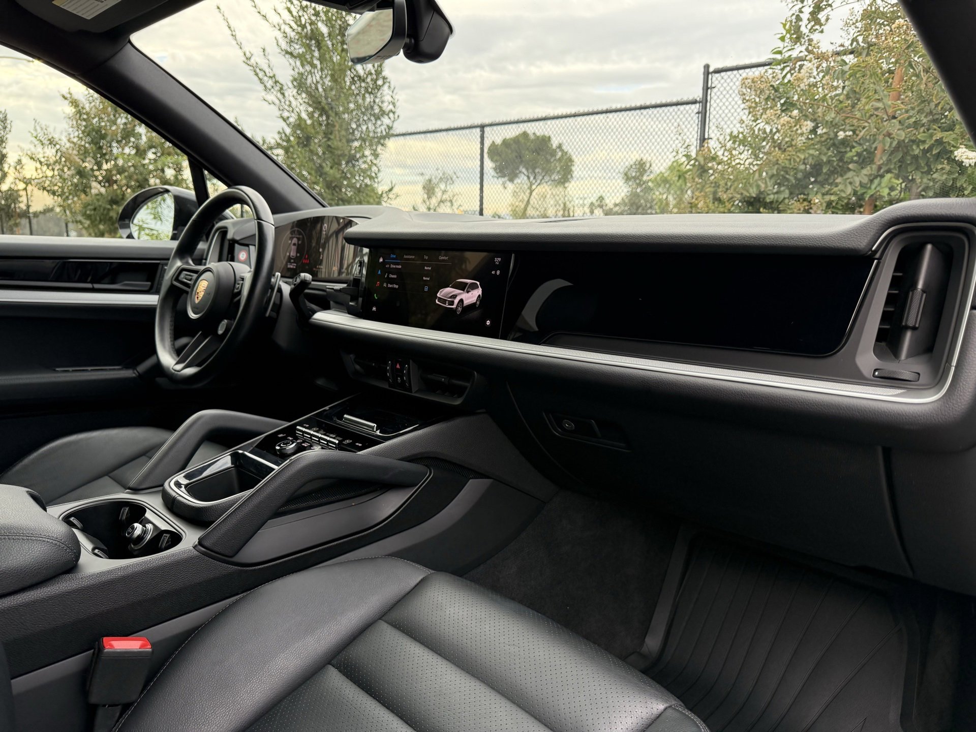 Certified 2024 Porsche Cayenne image 24