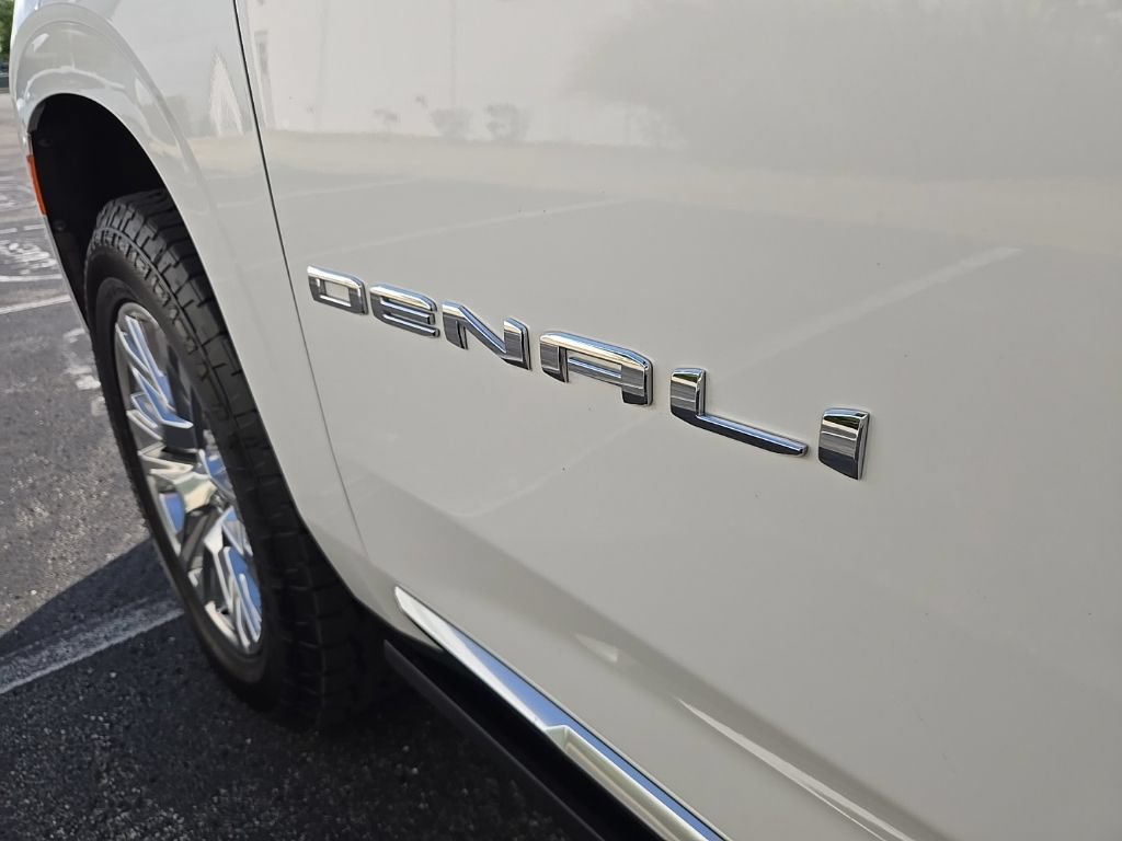 Used 2023 GMC Yukon XL Denali AWD/4WD image 27