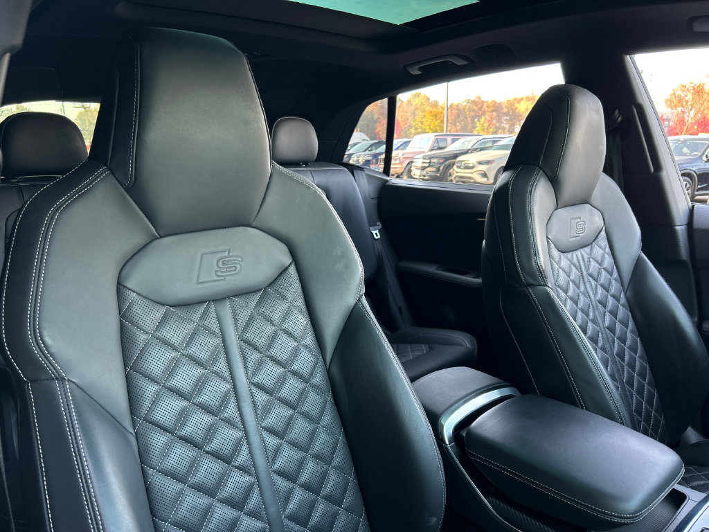Used 2024 Audi SQ8 Premium Plus AWD/4WD image 28