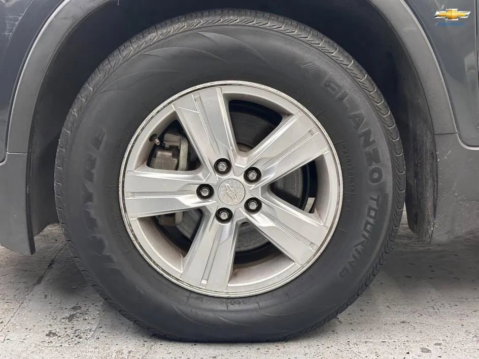 Used 2017 Chevrolet Trax LT w/ Driver Confidence Package image 30