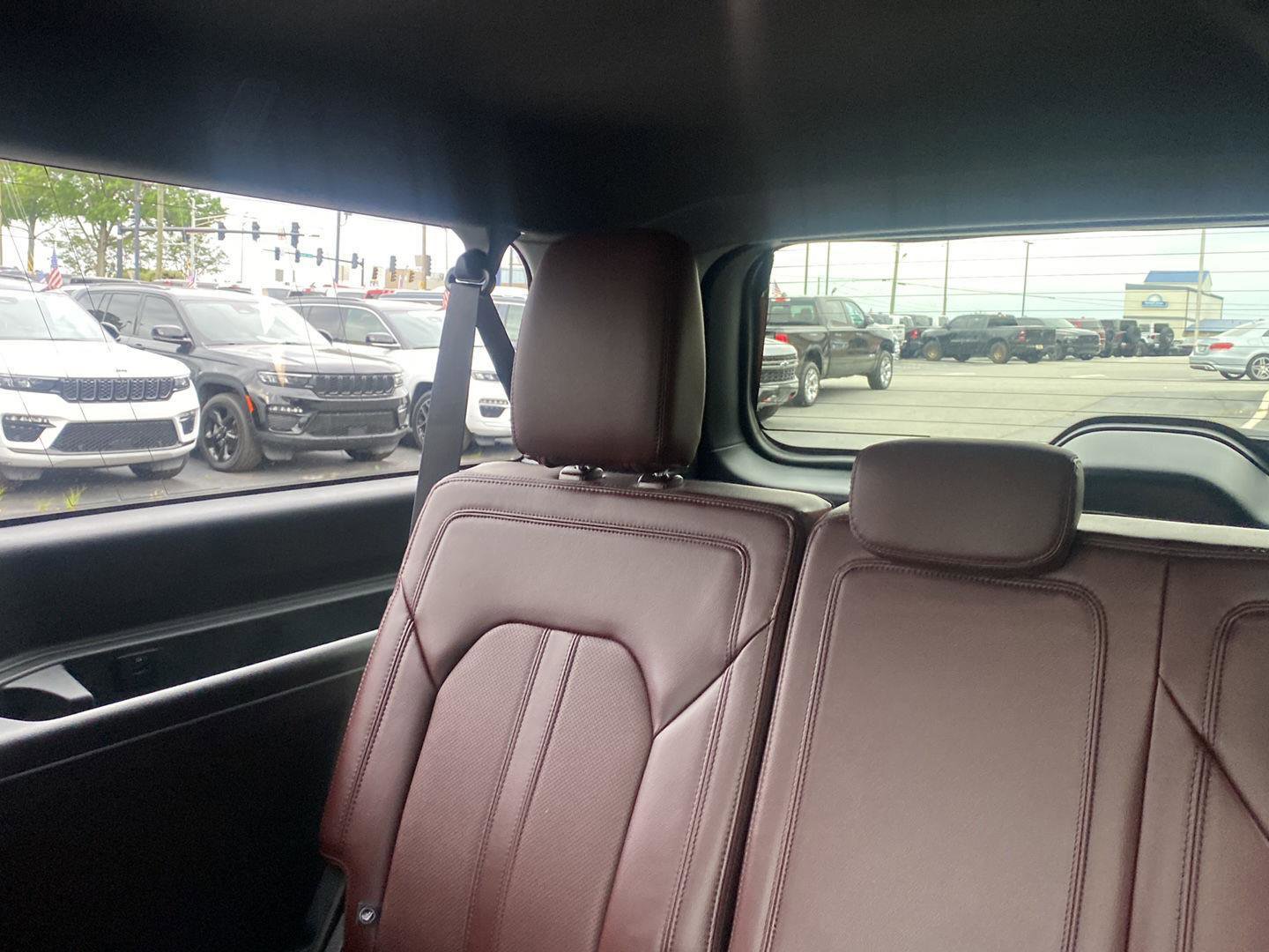 Used 2024 Ford Expedition Max Limited RWD image 11
