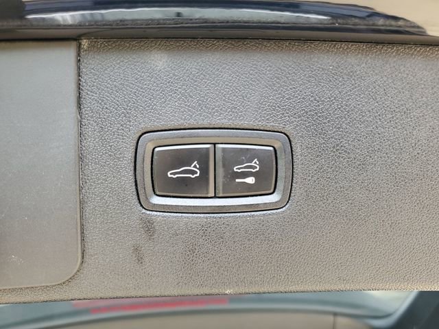 Used 2022 Porsche Cayenne Platinum Edition image 42