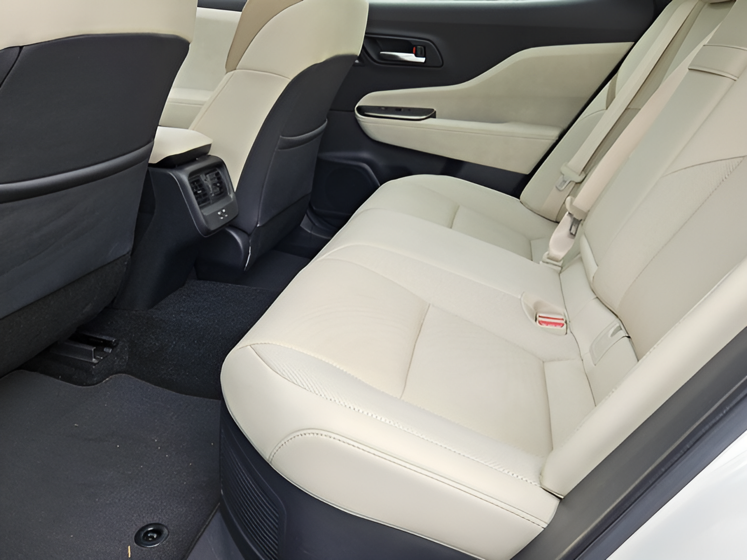 Certified 2023 Toyota Crown AWD/4WD image 10