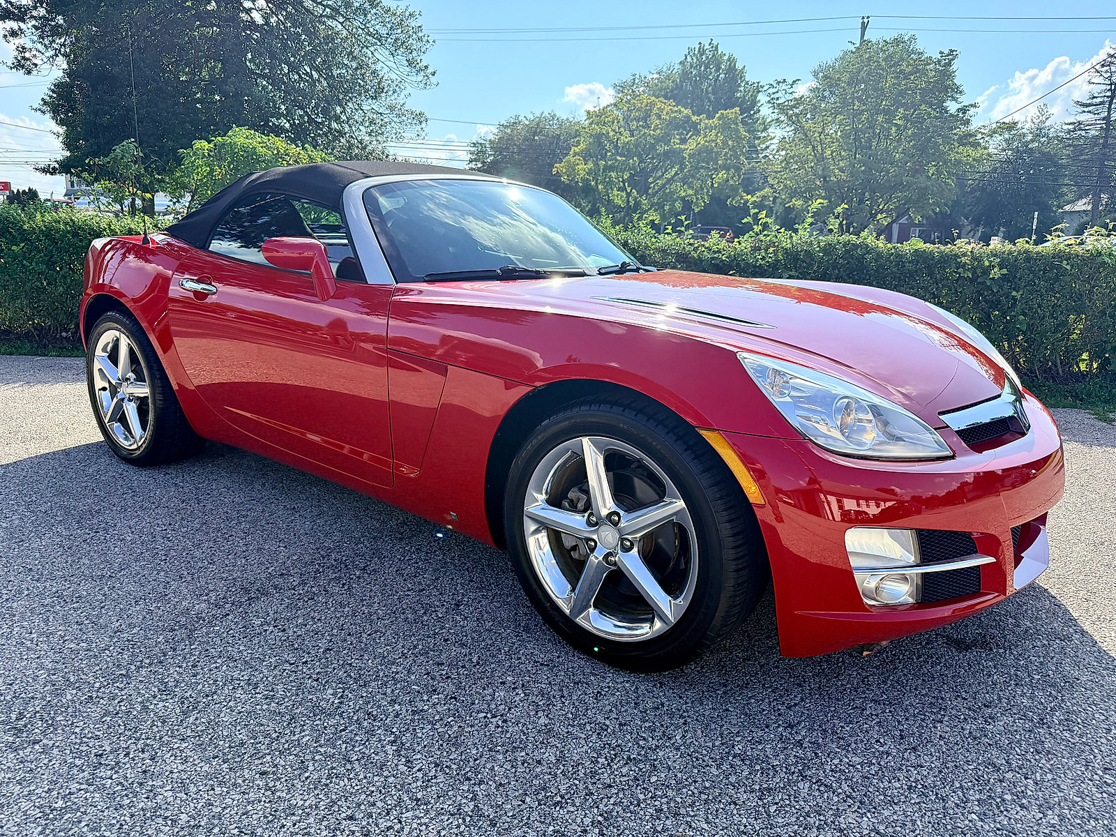 Used 2007 Saturn Sky RWD image 2