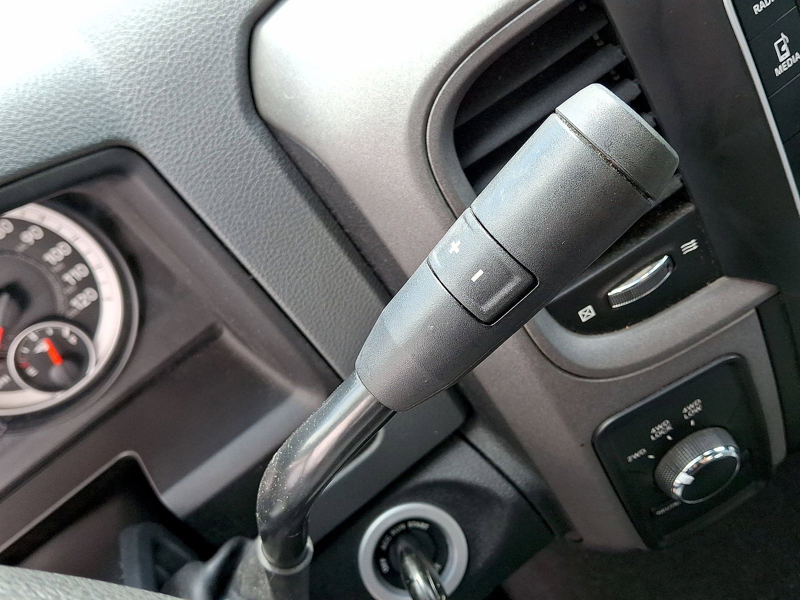 Used 2014 RAM 1500 Express AWD/4WD image 12
