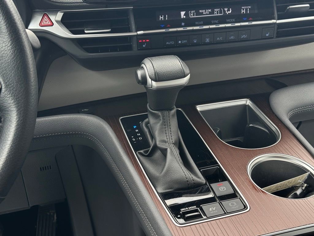 Certified 2023 Toyota Sienna XLE FWD image 37