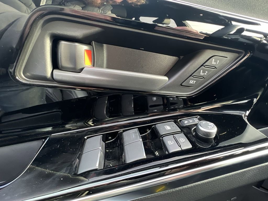 Used 2023 Subaru Solterra AWD image 22