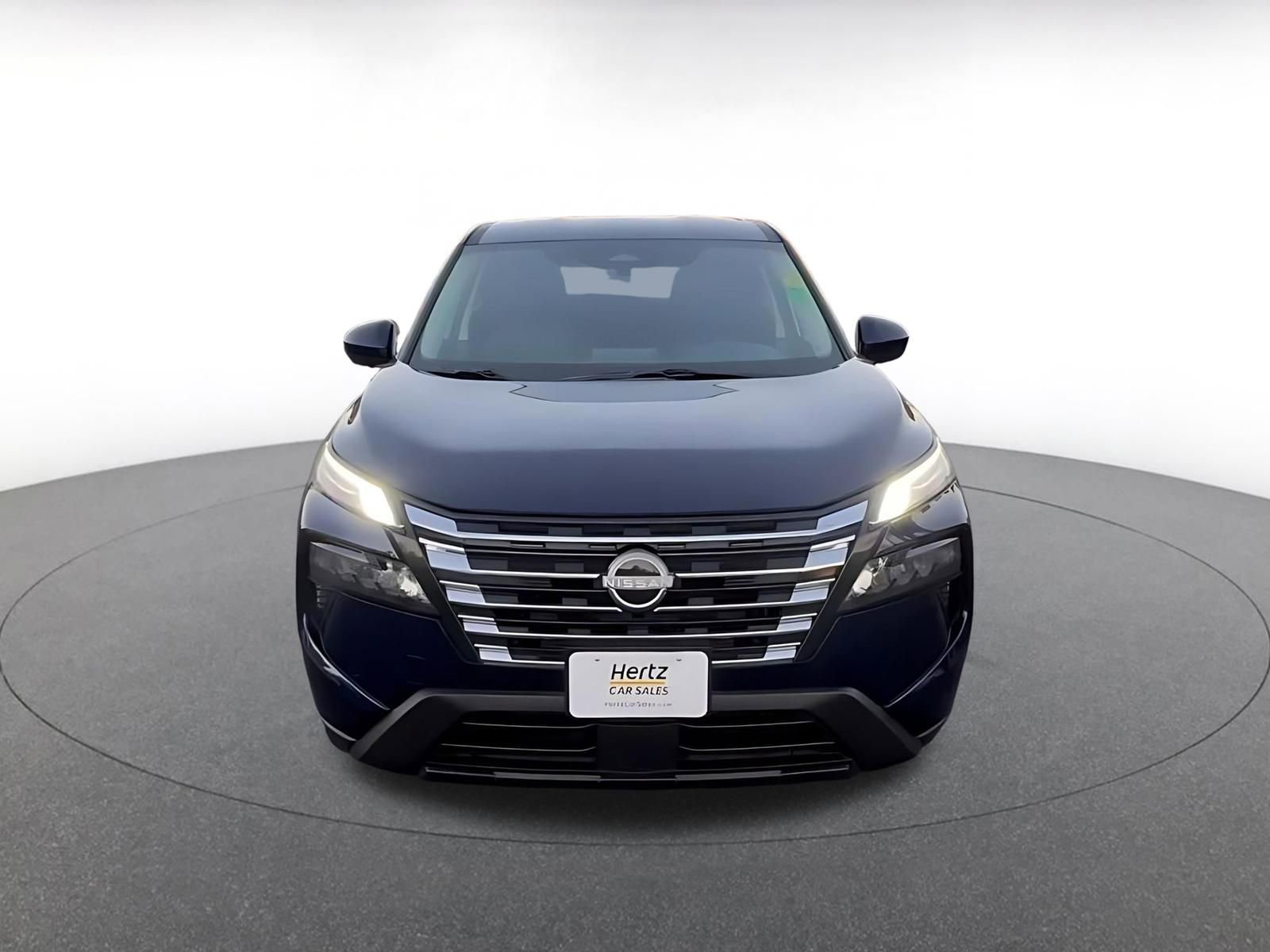 Used 2025 Nissan Rogue SV image 4