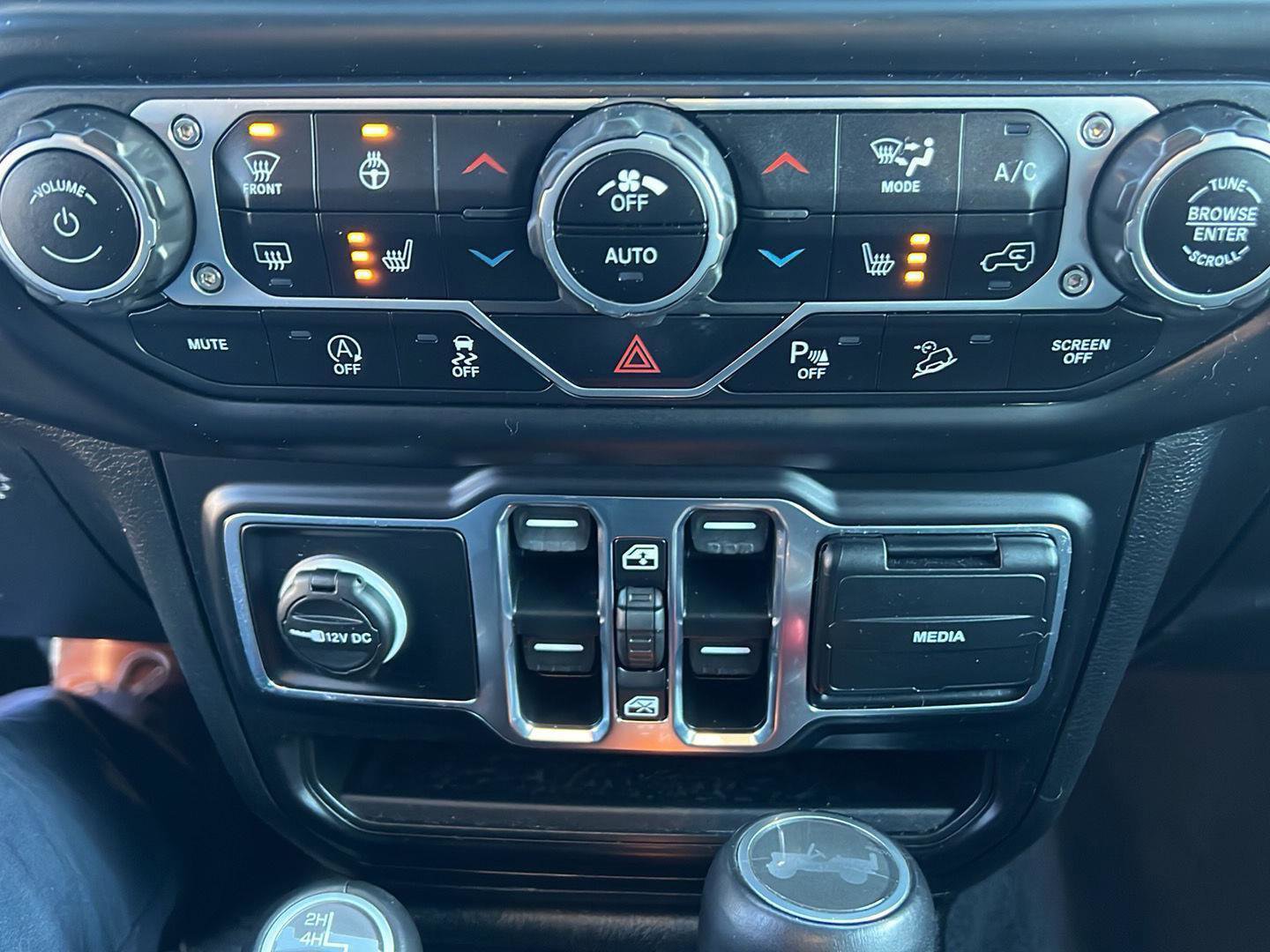 Used 2021 Jeep Wrangler Unlimited Sahara image 21