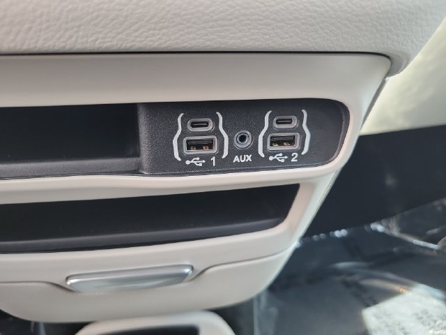 Used 2024 Chrysler Voyager LX FWD image 38