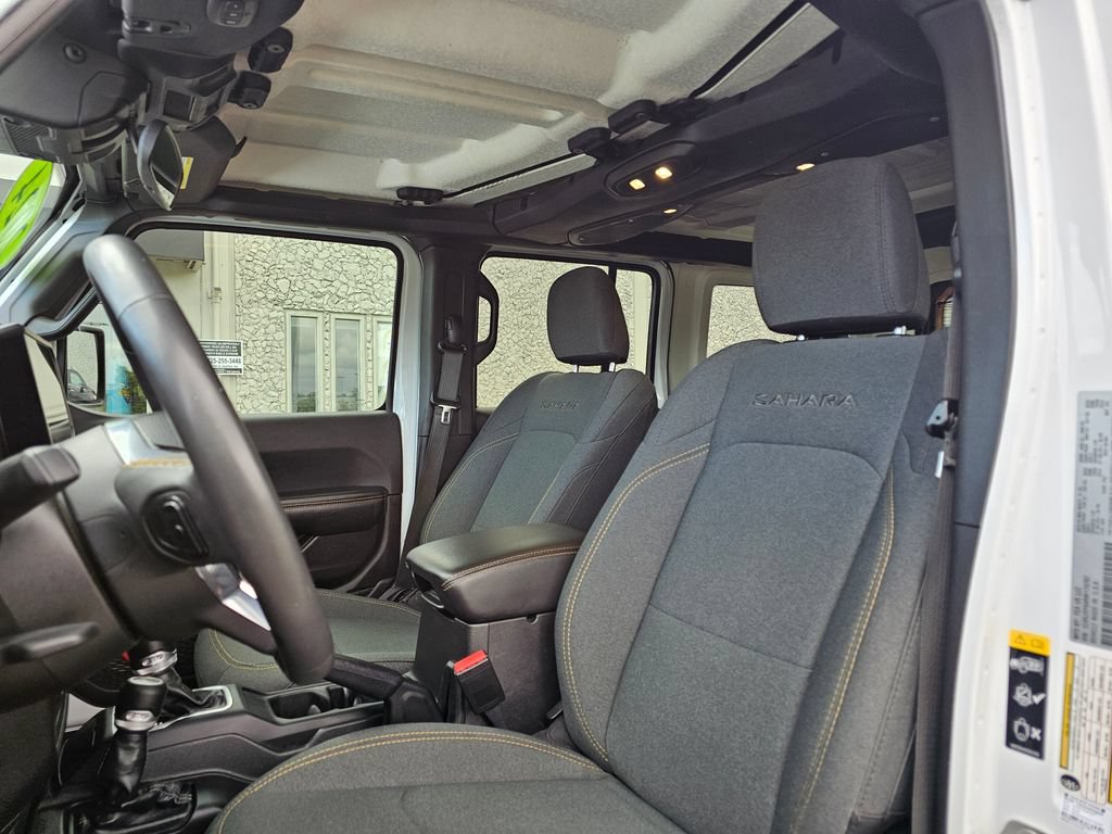 Used 2024 Jeep Wrangler Unlimited Sahara AWD/4WD image 18