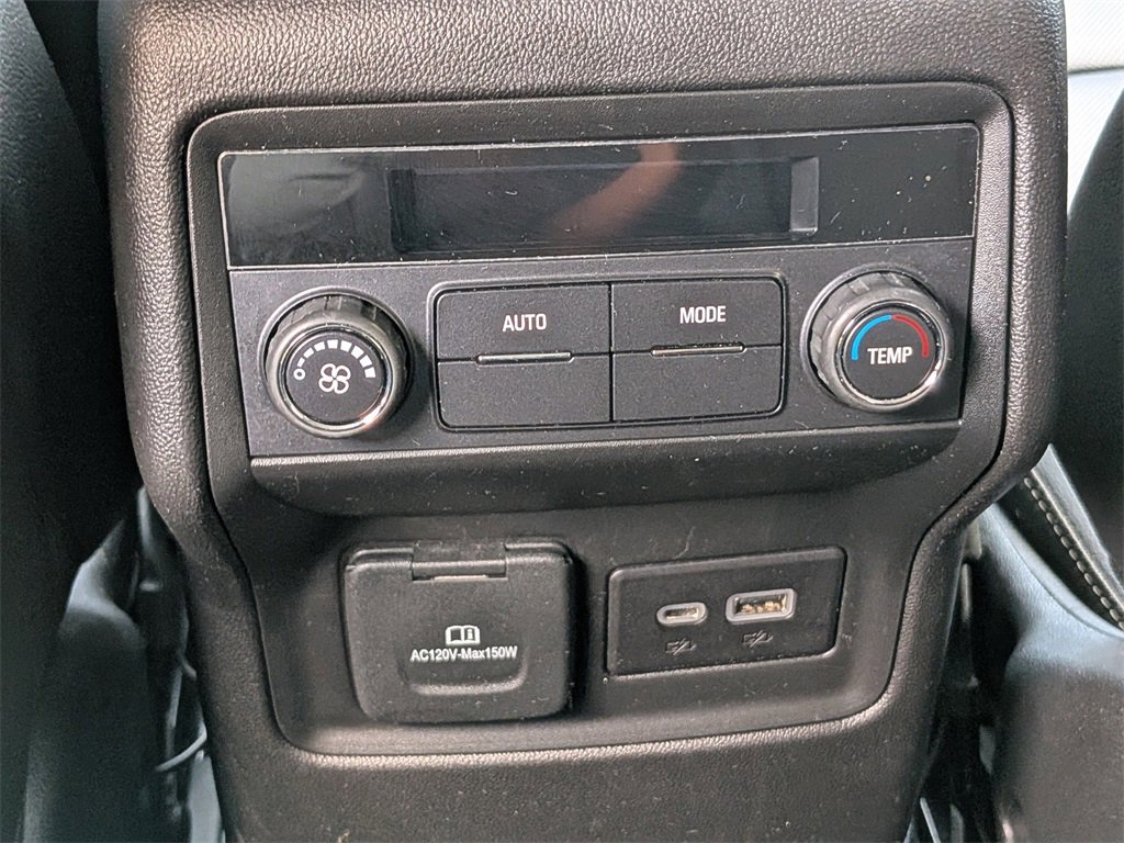 Used 2023 GMC Acadia SLT image 15