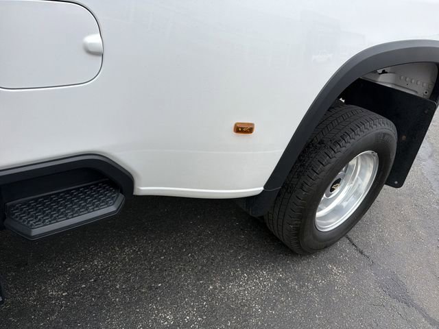 Used 2023 Chevrolet Silverado 3500 High Country w/ Safety Package II image 12