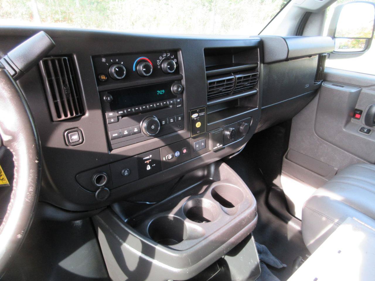 Used 2020 Chevrolet Express 2500 w/ Communications Package RWD image 33