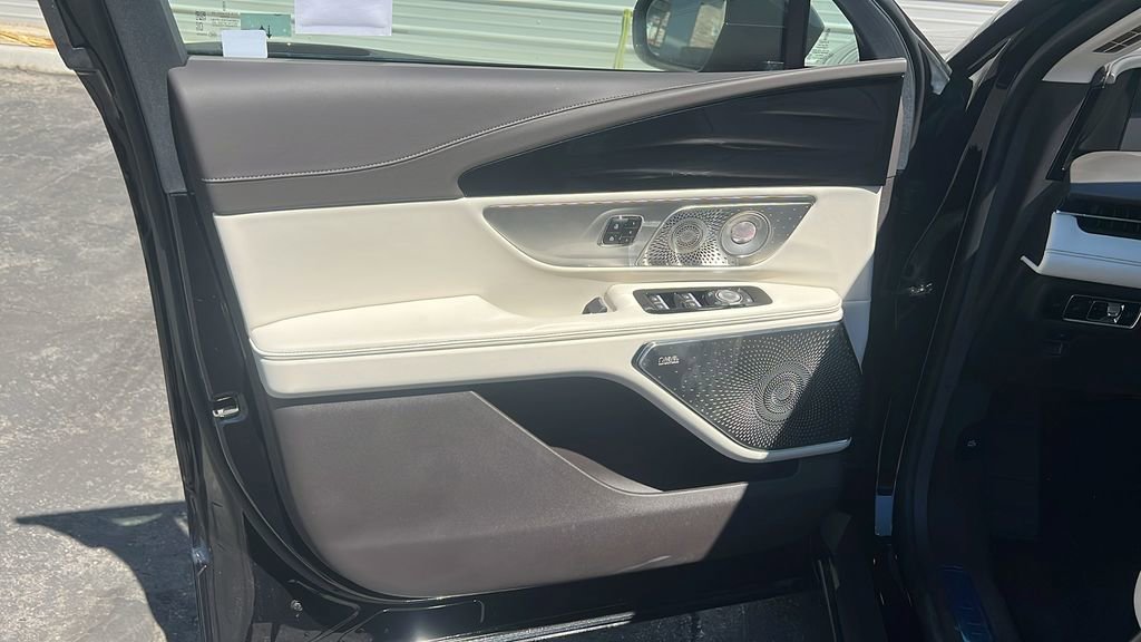 New 2025 Lincoln Nautilus Black Label w/ Jet Appearance Package AWD/4WD image 14