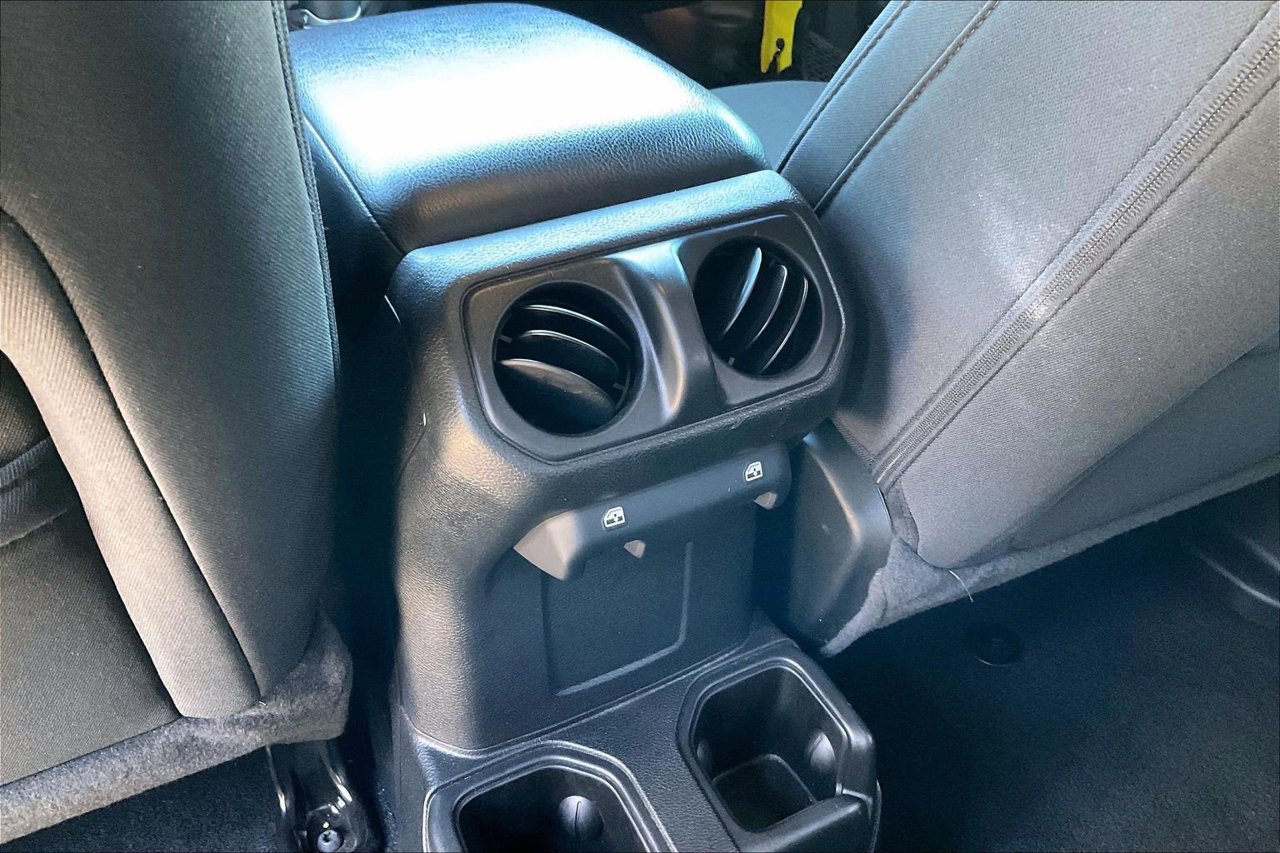 Used 2023 Jeep Wrangler Unlimited Sport AWD/4WD image 16