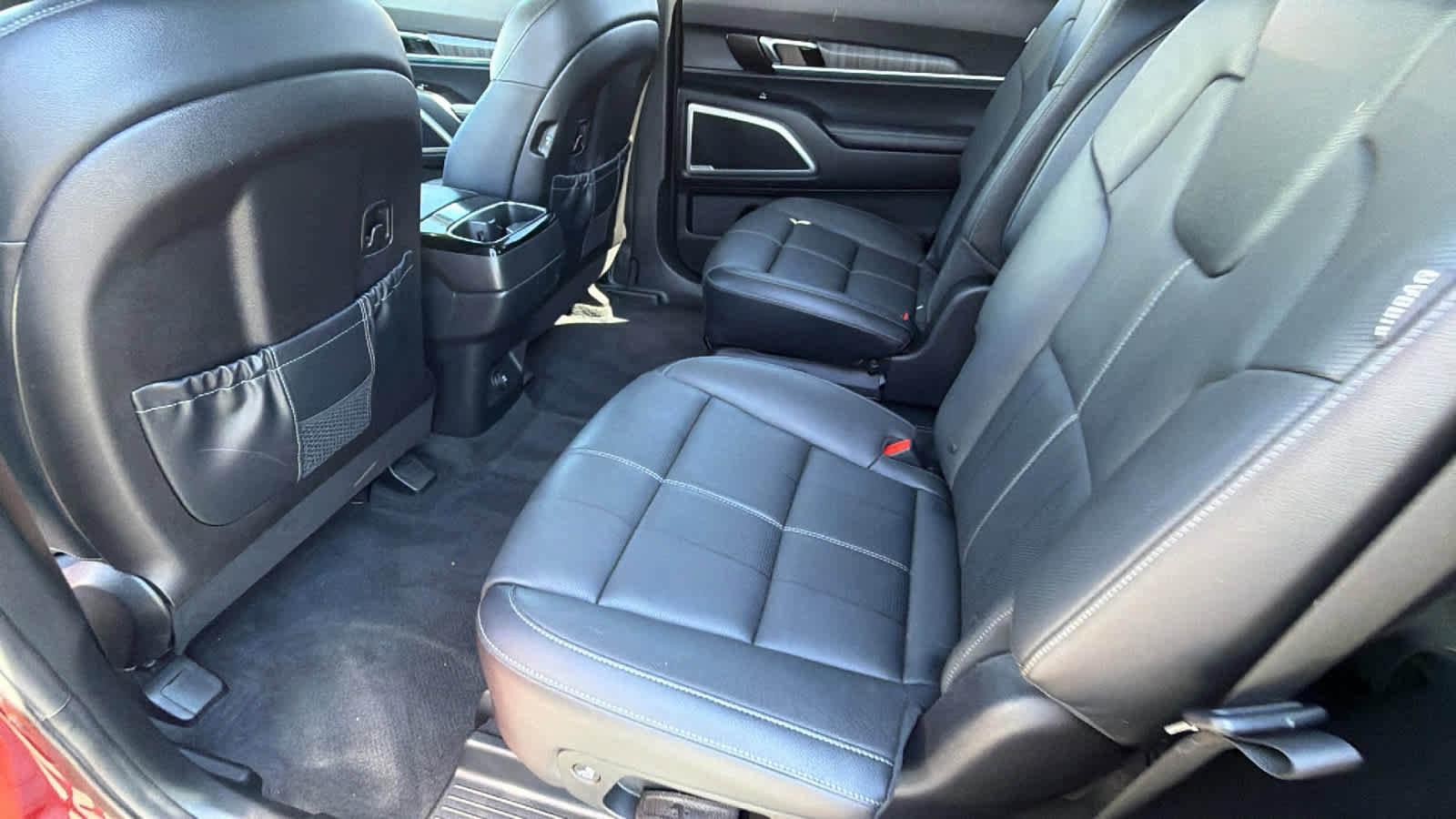 Used 2023 Kia Telluride EX w/ EX Captain's Chair Package image 17