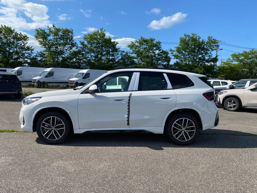 New 2026 BMW X1 xDrive28i w/ M Sport Package AWD/4WD image 4