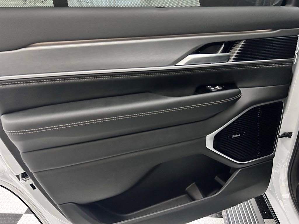 New 2026 Jeep Grand Wagoneer Limited image 13