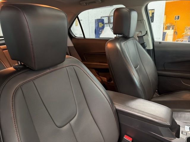 Used 2016 Chevrolet Equinox LTZ w/ Enhanced Convenience Package image 31