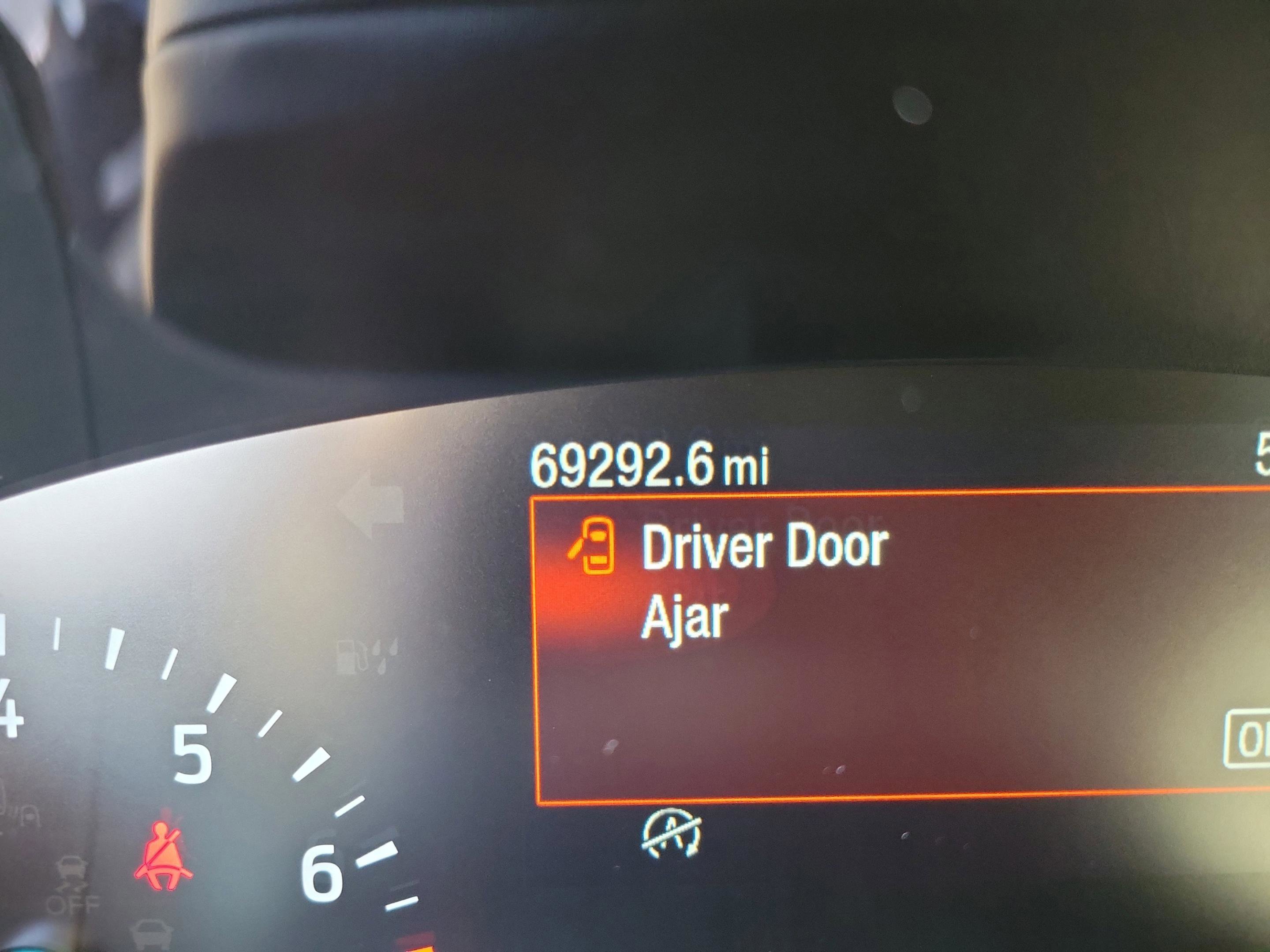 Used 2020 Ford Escape SE image 14